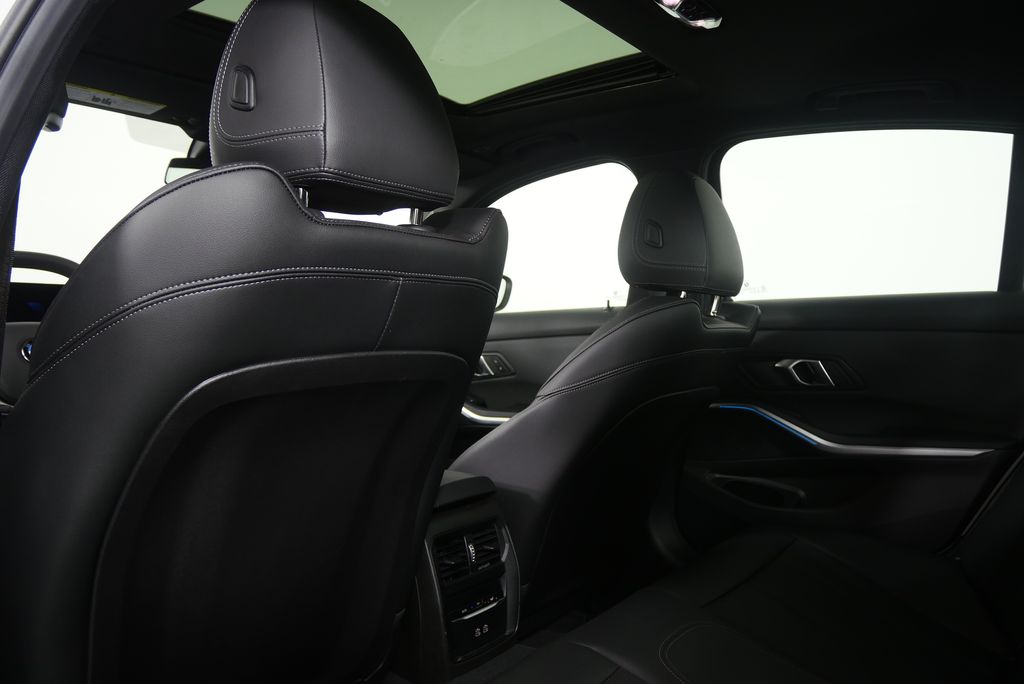 Thumbnail: 2025 BMW 3 Series - 19