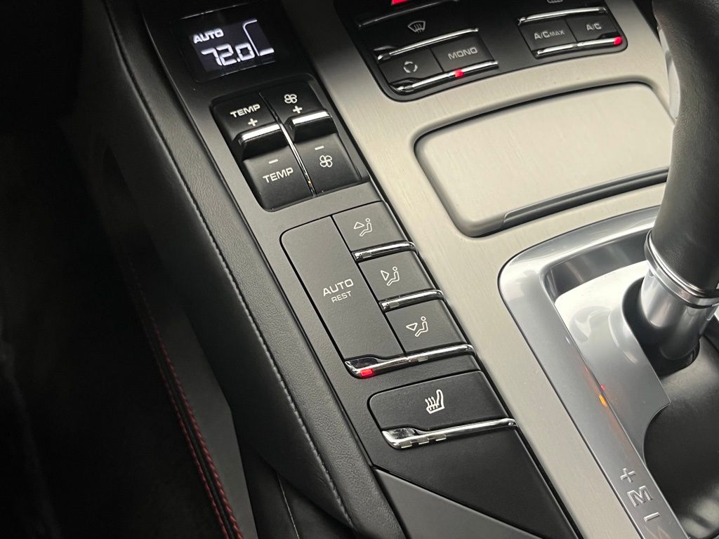 Thumbnail: 2013 Porsche Cayenne - 16