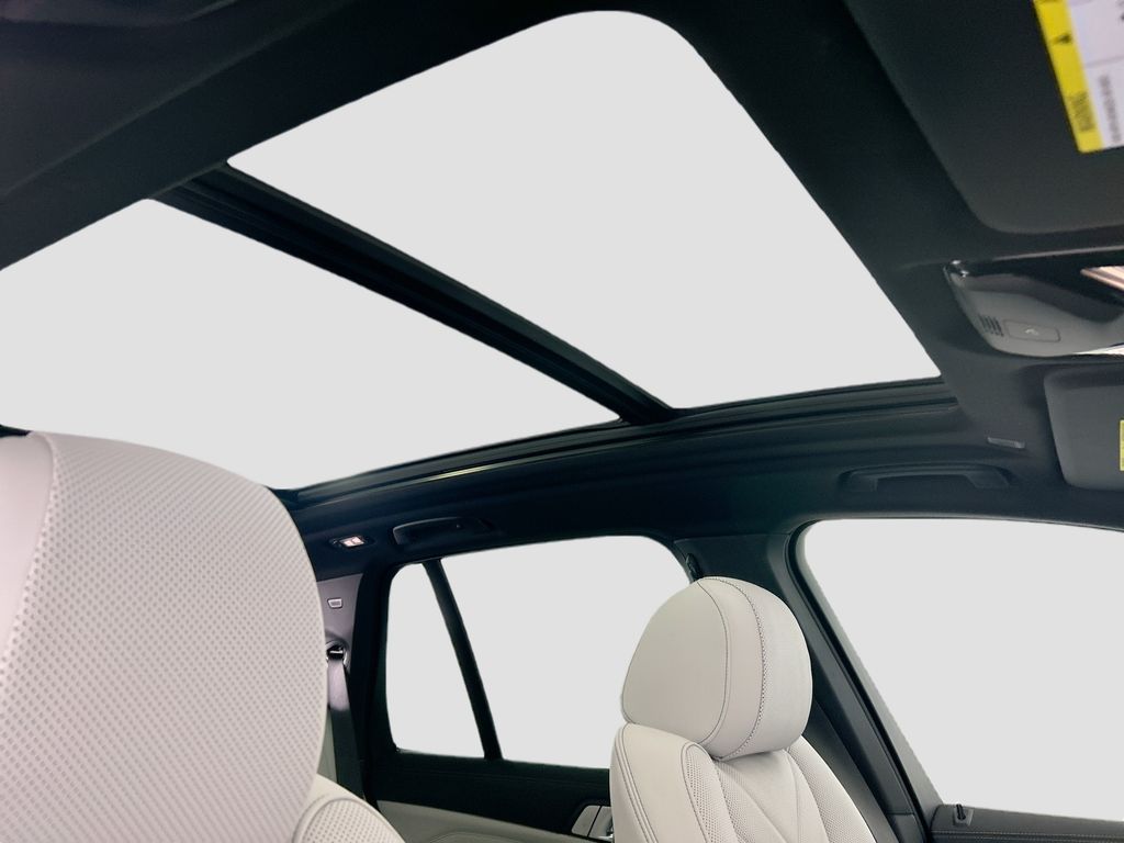 Thumbnail: 2026 BMW X5 - 17