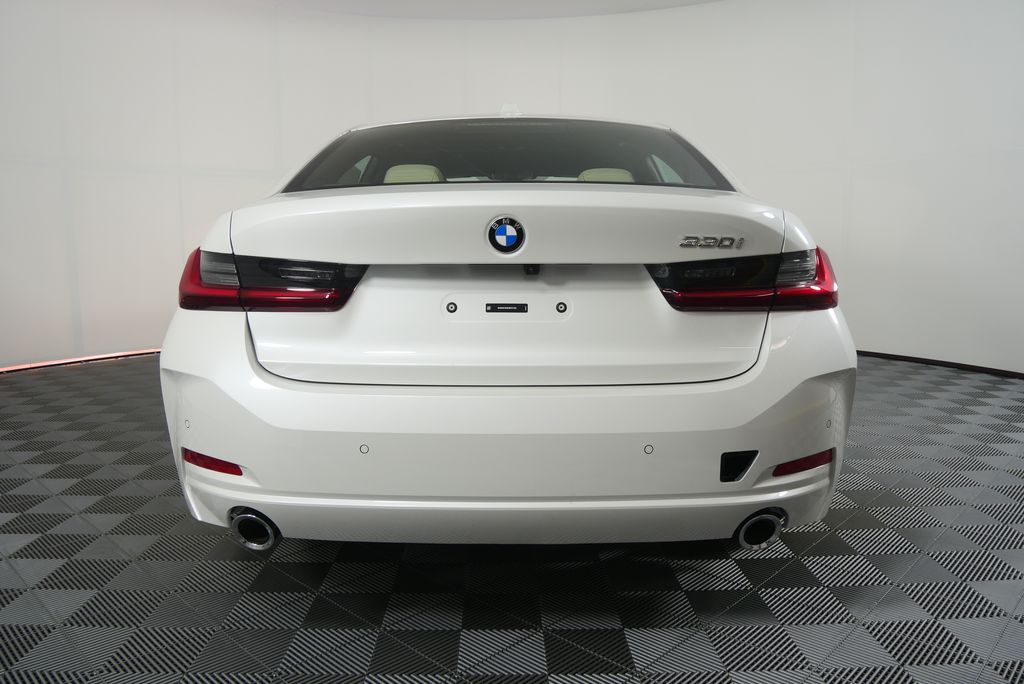 Thumbnail: 2025 BMW 3 Series - 4