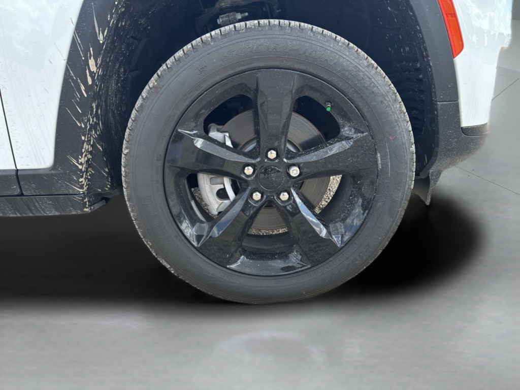 New 2025 White Jeep Limited image 45