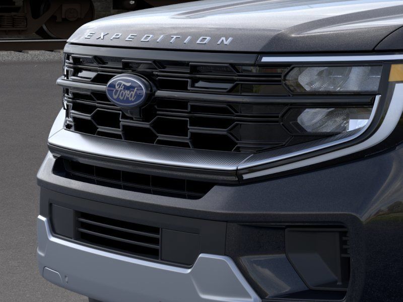New 2026 Black Ford Platinum image 22