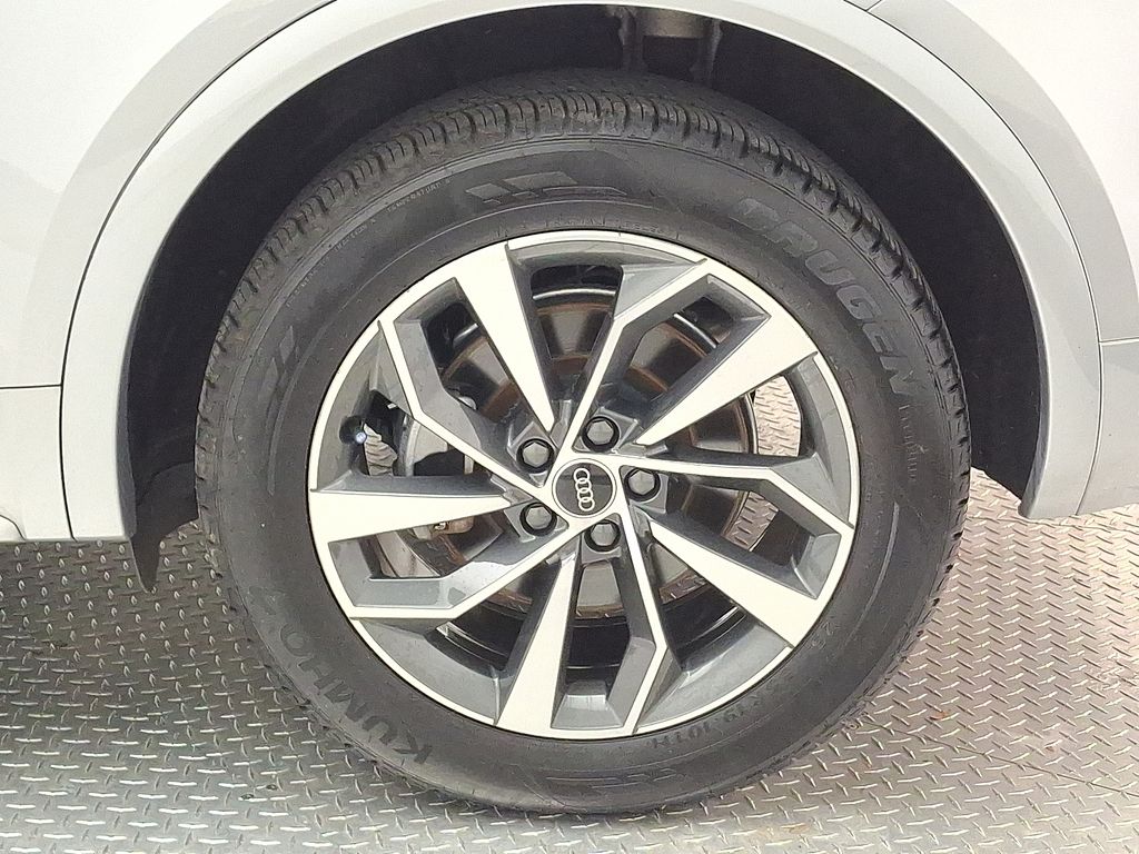 Thumbnail: 2023 Audi Q5 - 7