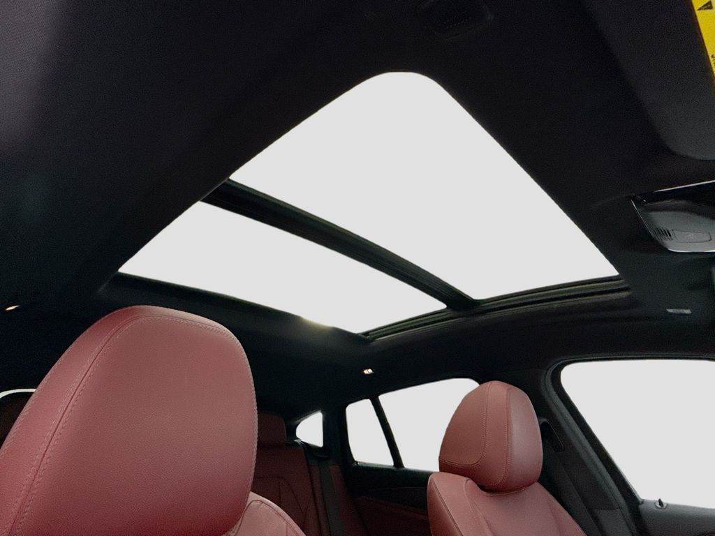 Thumbnail: 2023 BMW X4 - 17