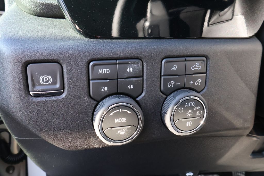 Thumbnail: 2026 Chevrolet Silverado 1500 - 17