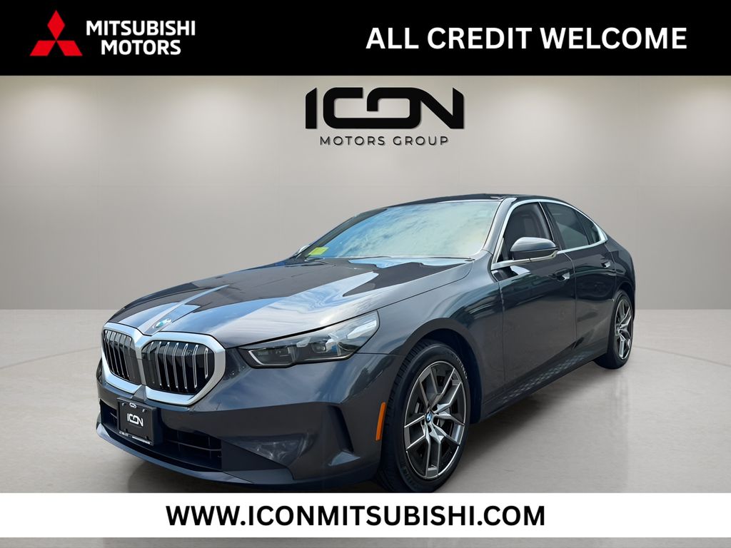 Gray (Dark Graphite) 2026 BMW 5 Series Sedan All-Wheel Drive 8-Speed Automatic