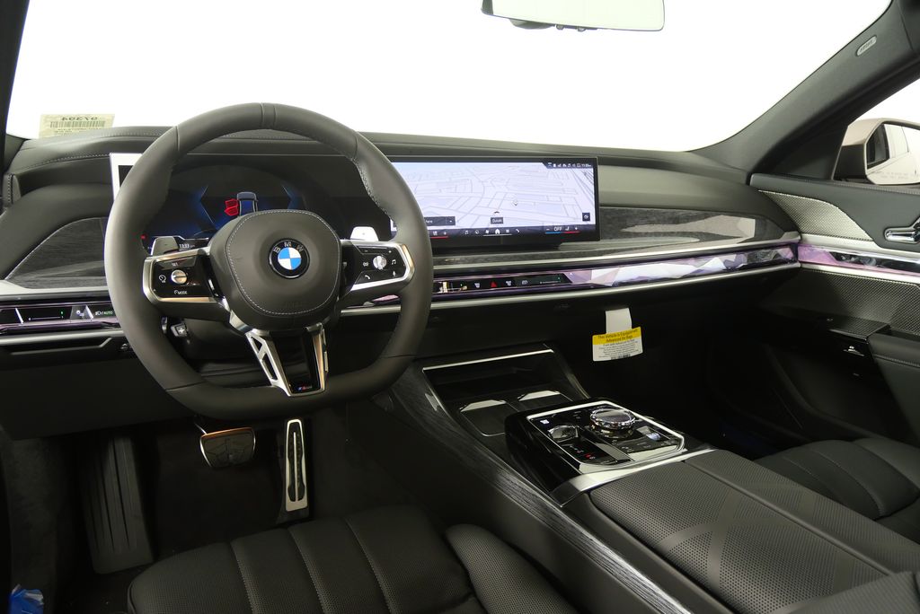 Thumbnail: 2025 BMW 7 Series - 19