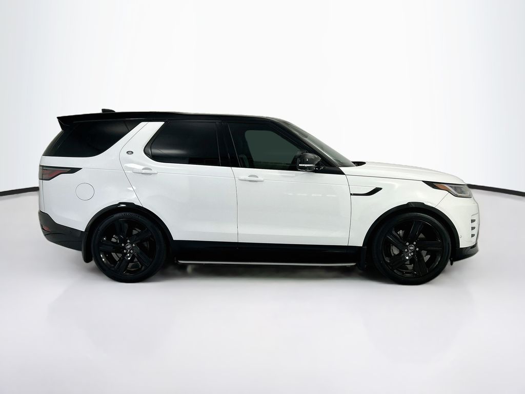 Thumbnail: 2024 Land Rover Discovery - 4
