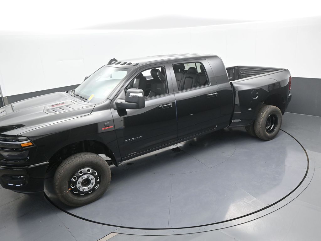 New 2026 Diamond Black Crystal Pearlcoat Ram Laramie image 47