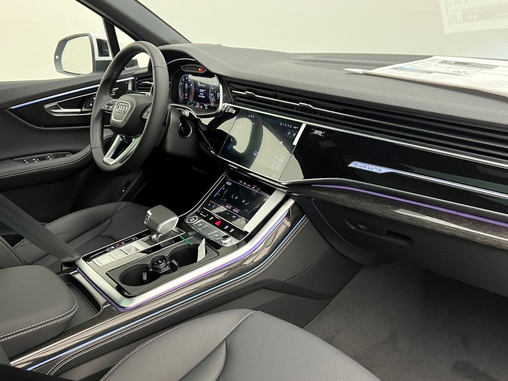 Thumbnail: 2026 Audi Q7 - 18