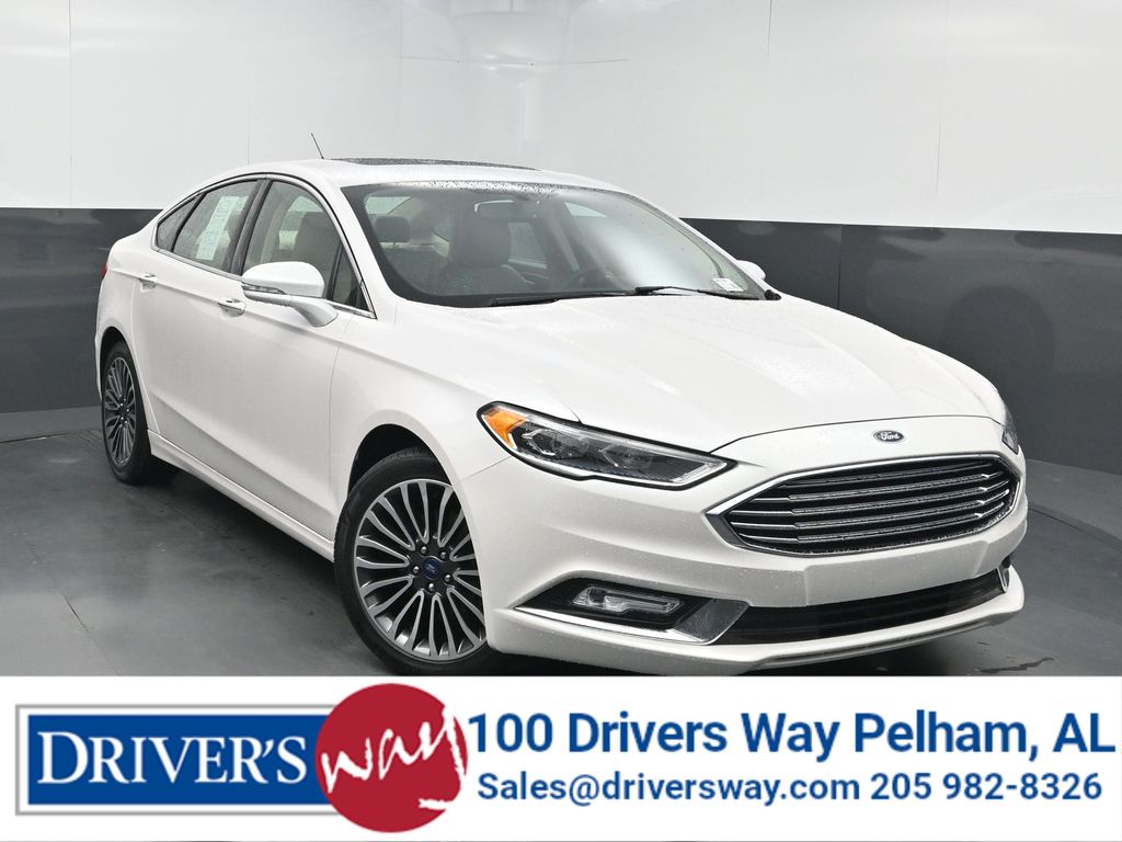 White Platinum Metallic Tri-Coat 2017 Ford Fusion Sedan Front-Wheel Drive Automatic