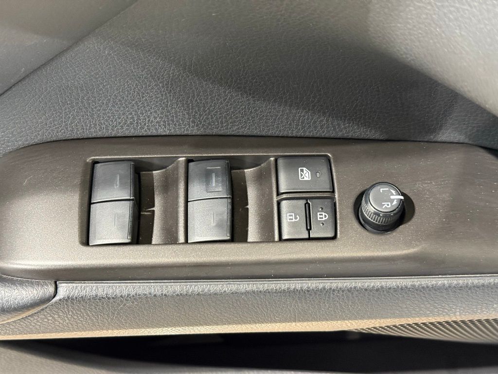 Thumbnail: 2023 Toyota Camry - 15