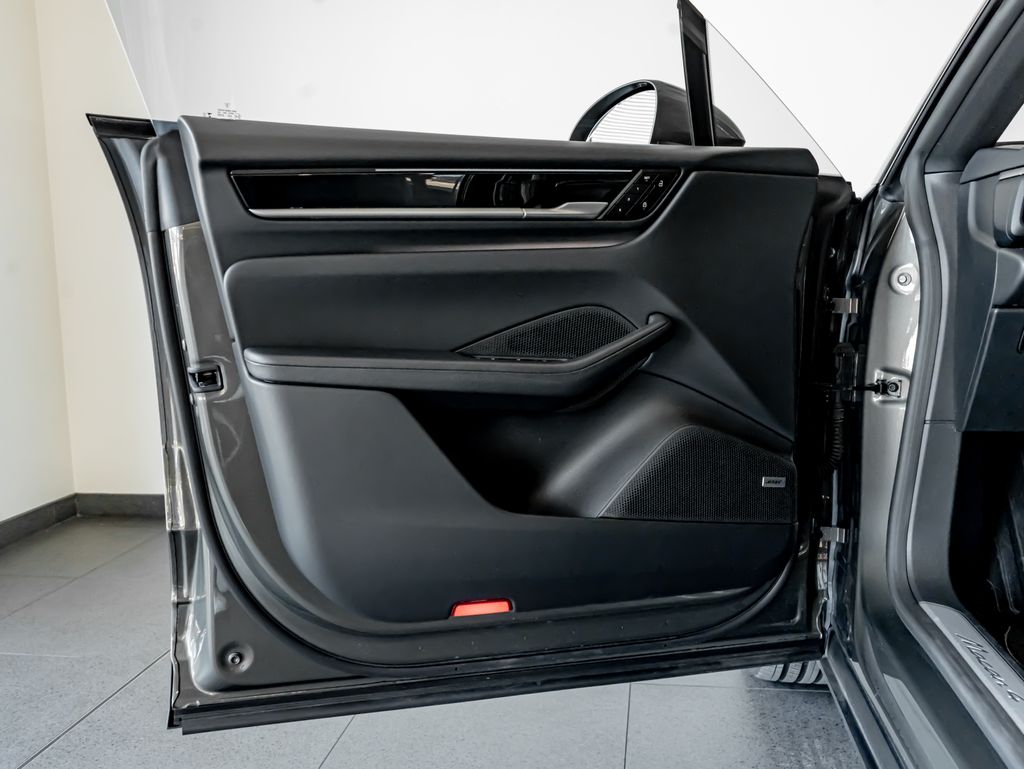 Certified Used 2024  Porsche 4 image 12