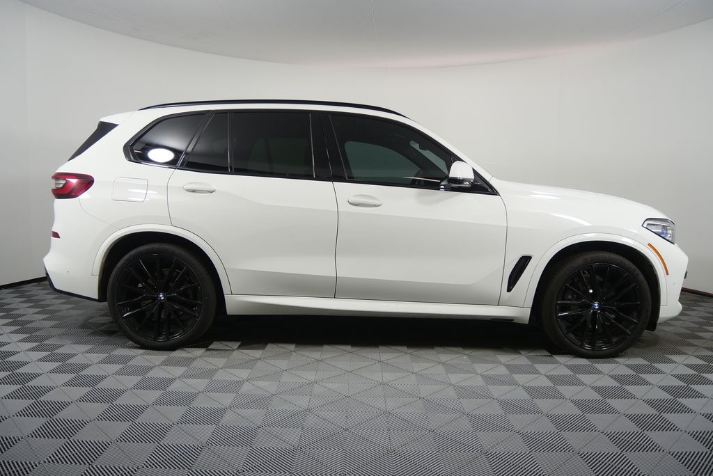 Thumbnail: 2022 BMW X5 - 2