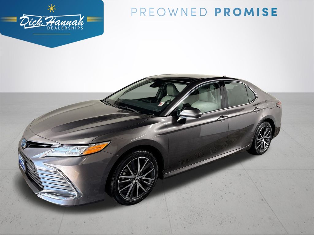 2023 Toyota Camry Hybrid XLE