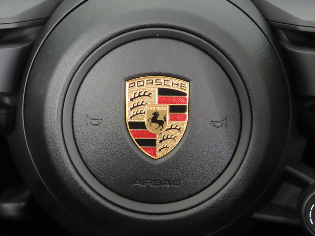 Thumbnail: 2026 Porsche Macan - 20