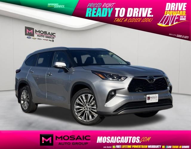 Celestial Silver Metallic 2024 Toyota Highlander SUV / Crossover All-Wheel Drive 8-Speed Automatic