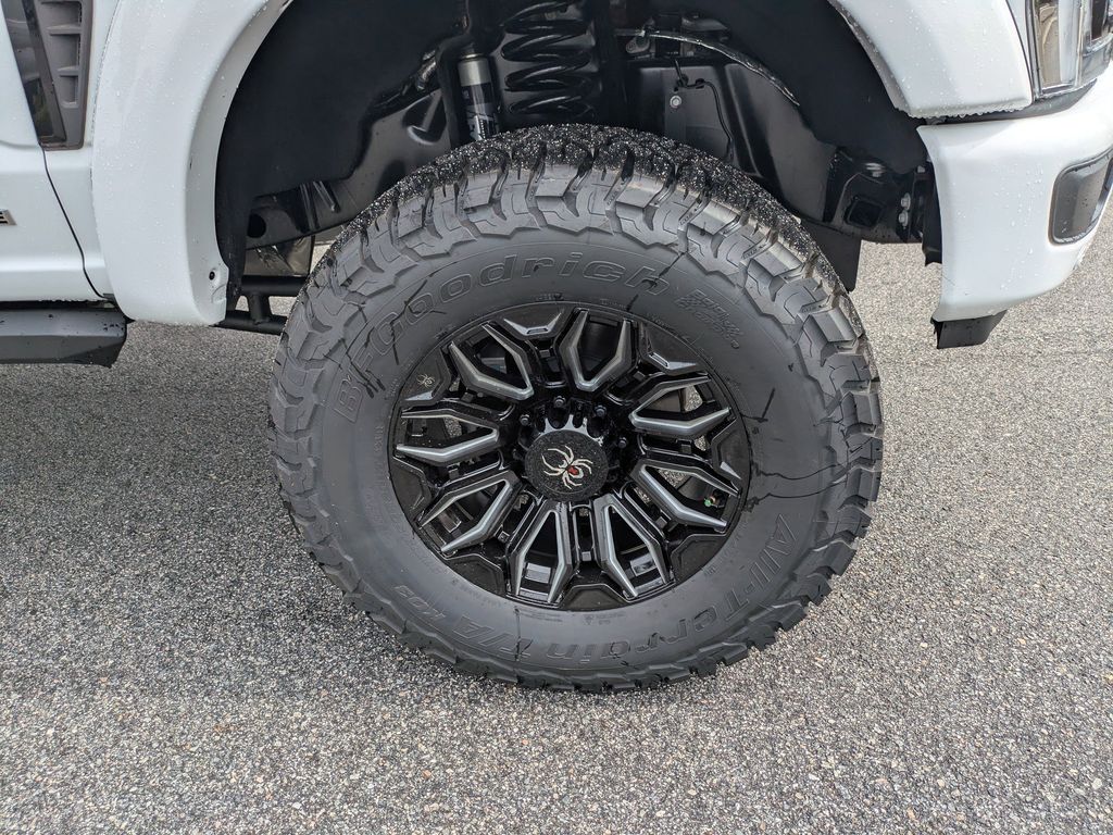 2026 Ford F-250 Super Duty Black Widow