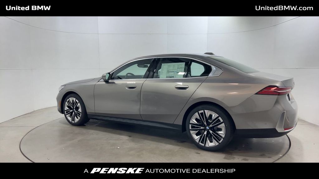 Thumbnail: 2026 BMW 5 Series - 6