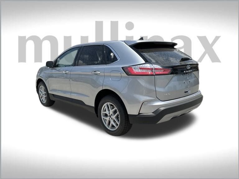 2024 Ford Edge SEL photo 4