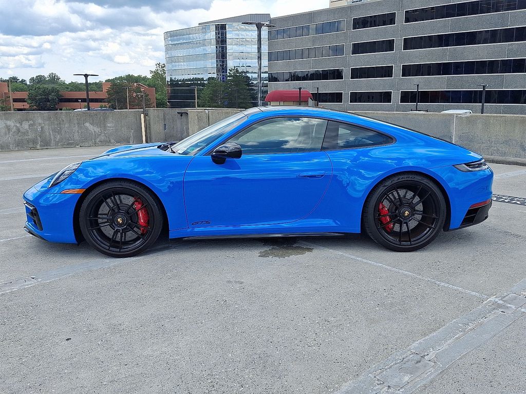 Thumbnail: 2022 Porsche 911 - 2