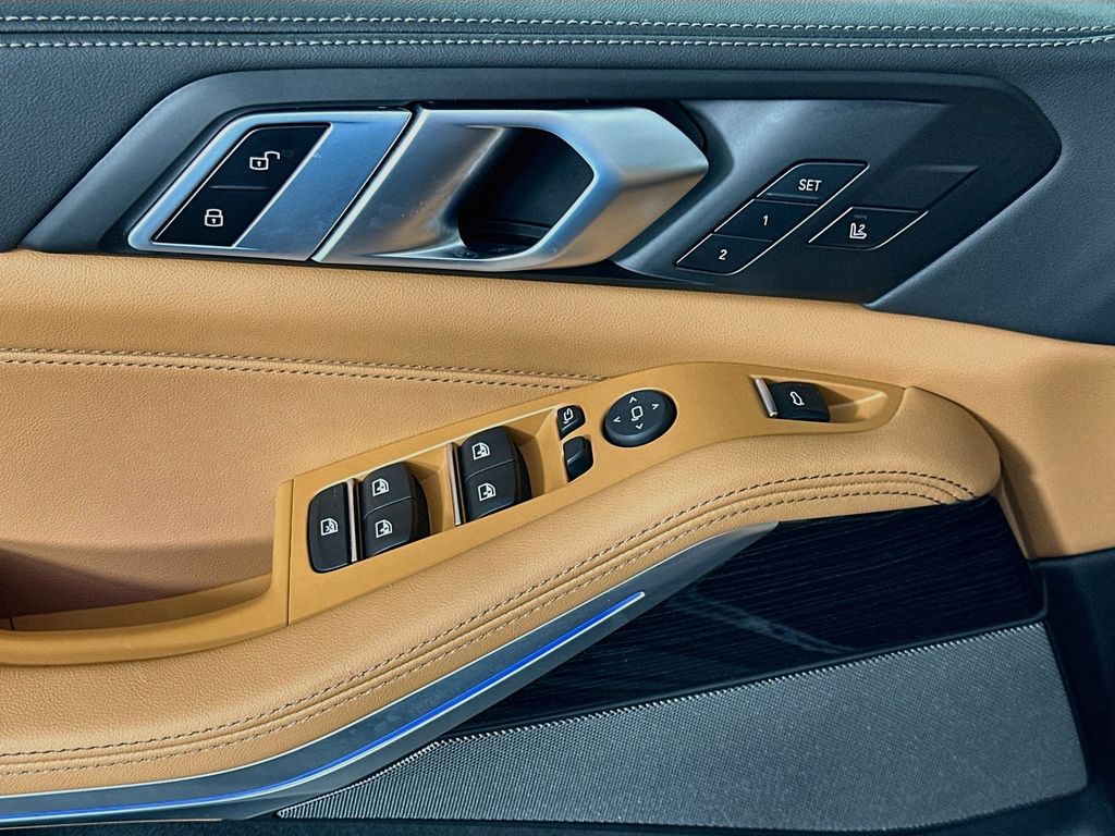 Thumbnail: 2025 BMW X5 - 18
