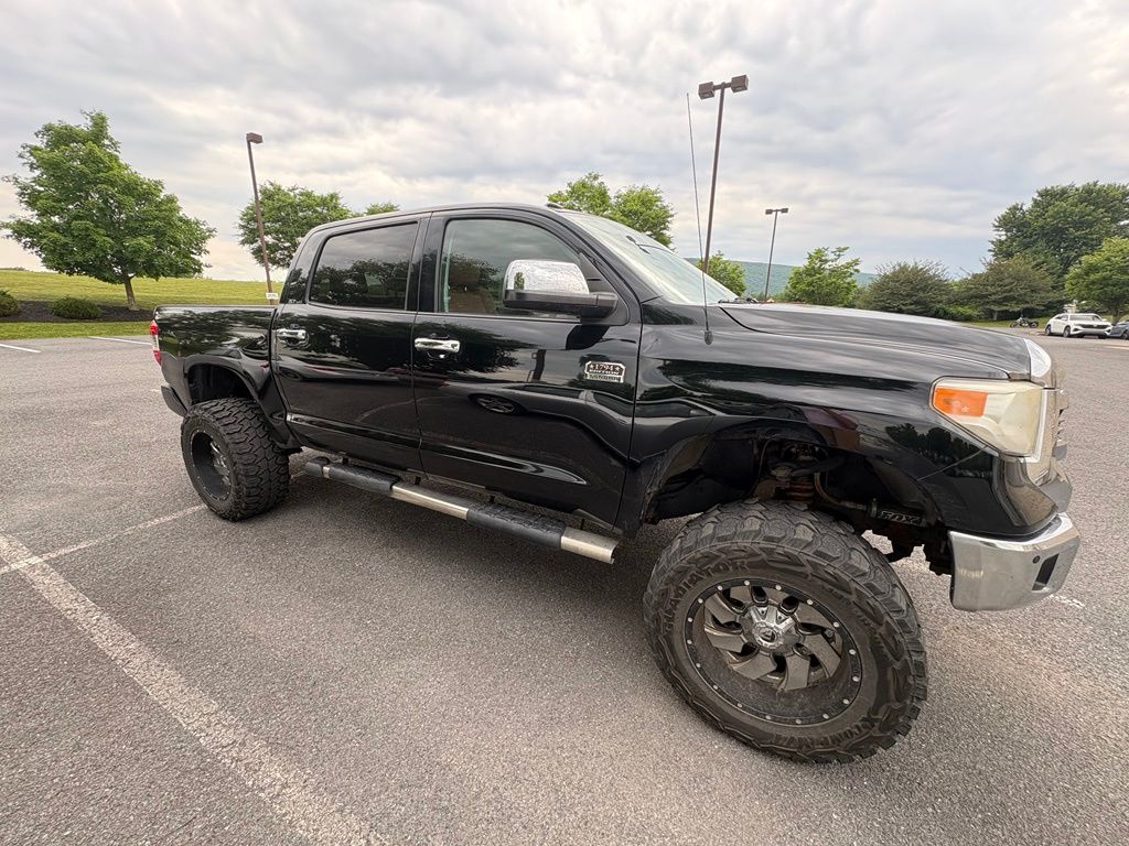 Midnight Black Metallic 2017 Toyota Tundra Pickup Truck Four-Wheel Drive 6-Speed Automatic Overdrive
