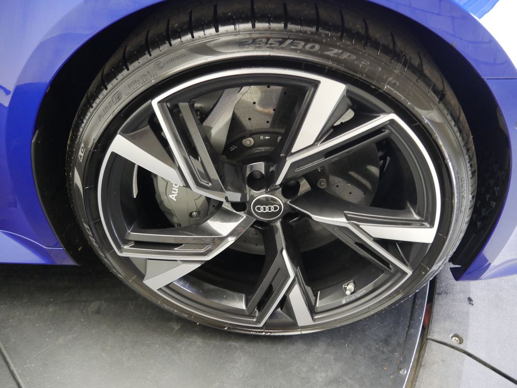 Thumbnail: 2023 Audi RS 6 - 16