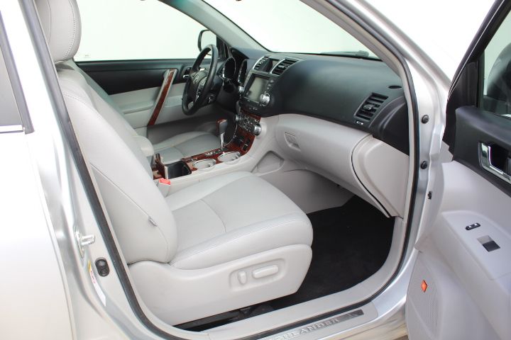 Used Car 2012 Toyota Highlander  Limited For Sale Under $10,000 In Georgetown, Texas