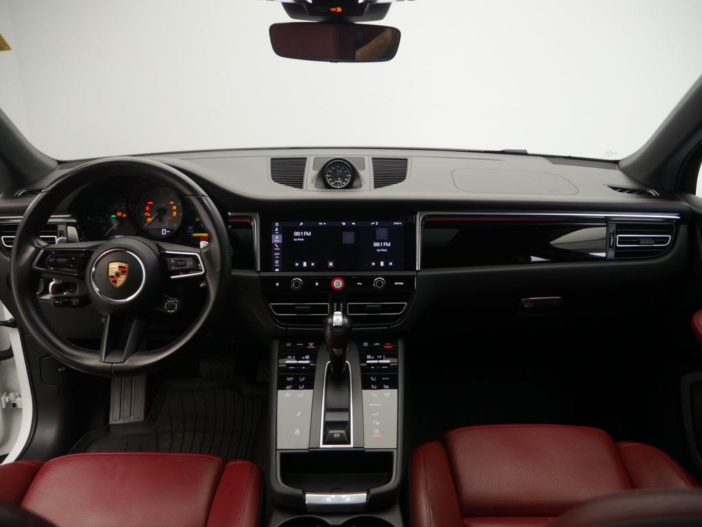Thumbnail: 2023 Porsche Macan - 28