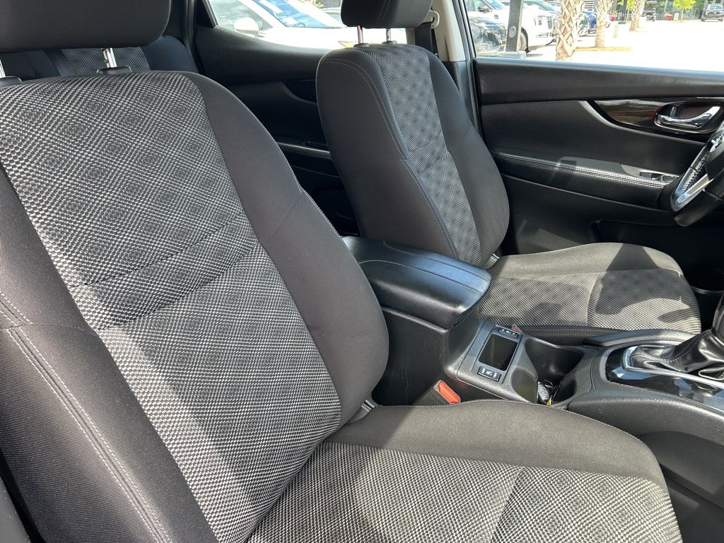 2020 Gun Metallic Nissan Rogue Sport SV FWD SUV