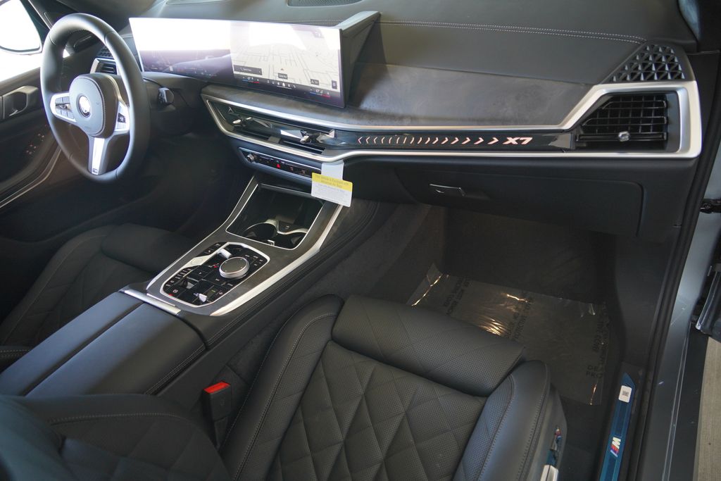 Thumbnail: 2027 BMW X7 - 14
