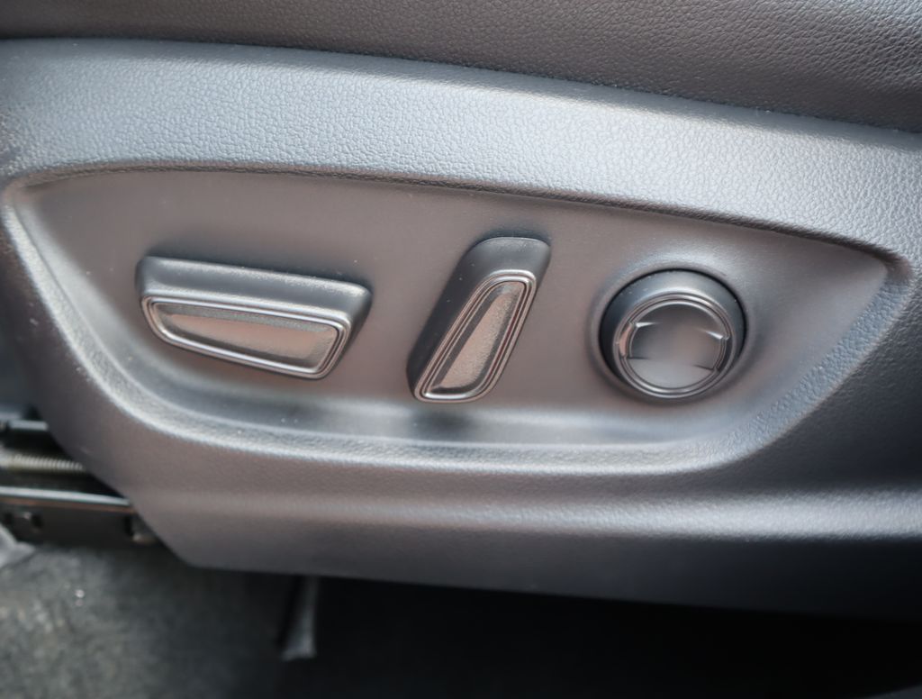 Thumbnail: 2024 Toyota Corolla Cross - 17