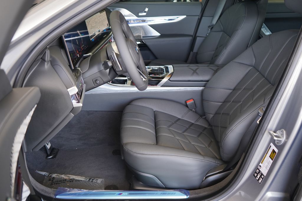 Thumbnail: 2025 BMW 7 Series - 11