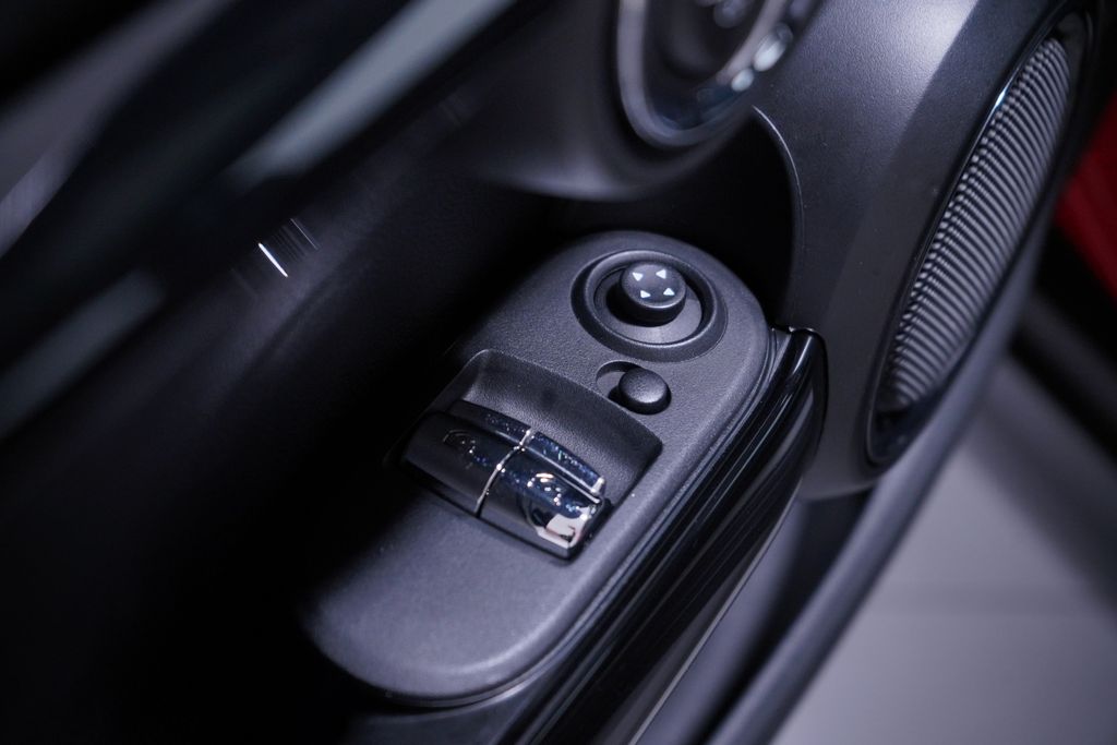 Thumbnail: 2019 MINI Cooper - 13
