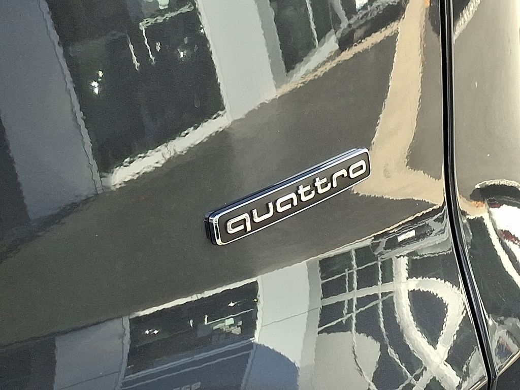 Thumbnail: 2025 Audi Q5 - 30