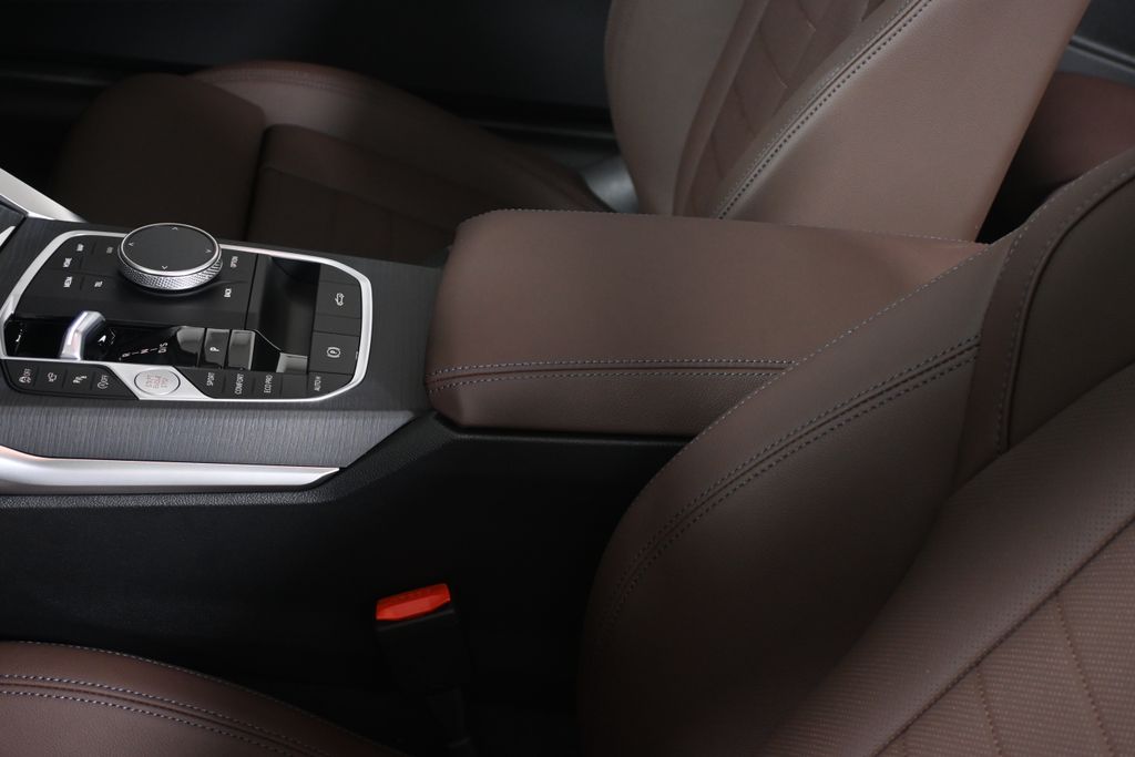 Thumbnail: 2027 BMW 4 Series - 32