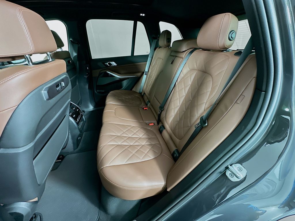 Thumbnail: 2026 BMW X5 - 17