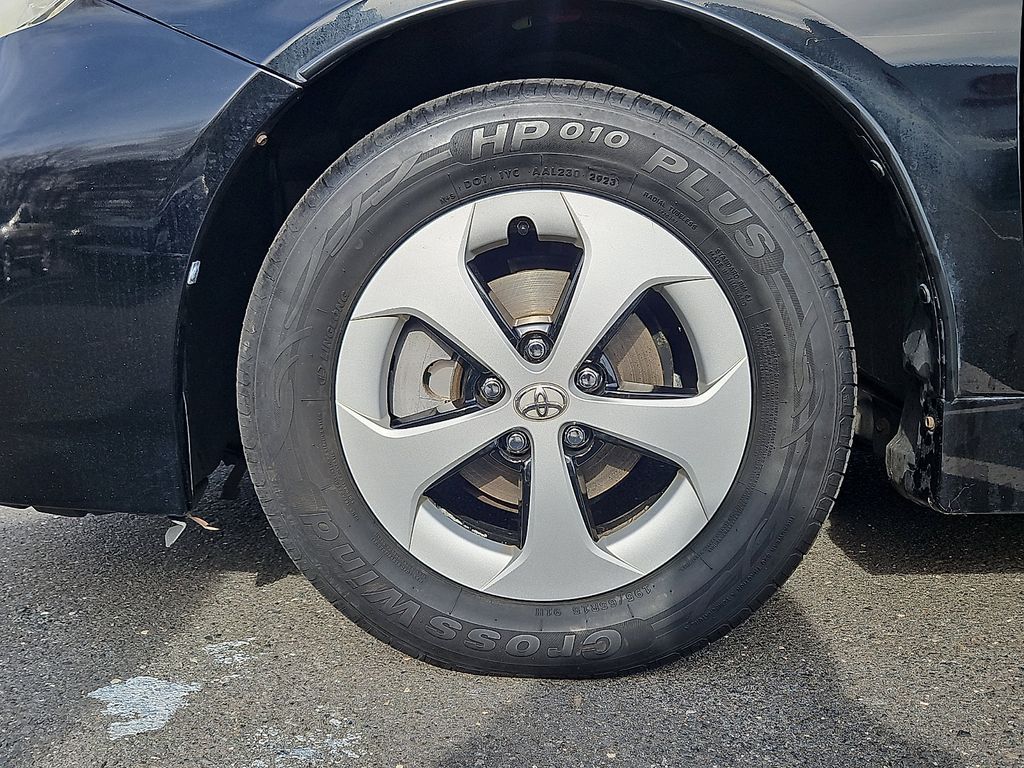 Thumbnail: 2014 Toyota Prius - 9