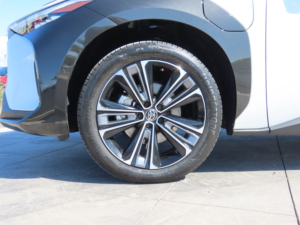 2023 Toyota bZ4X Limited 30