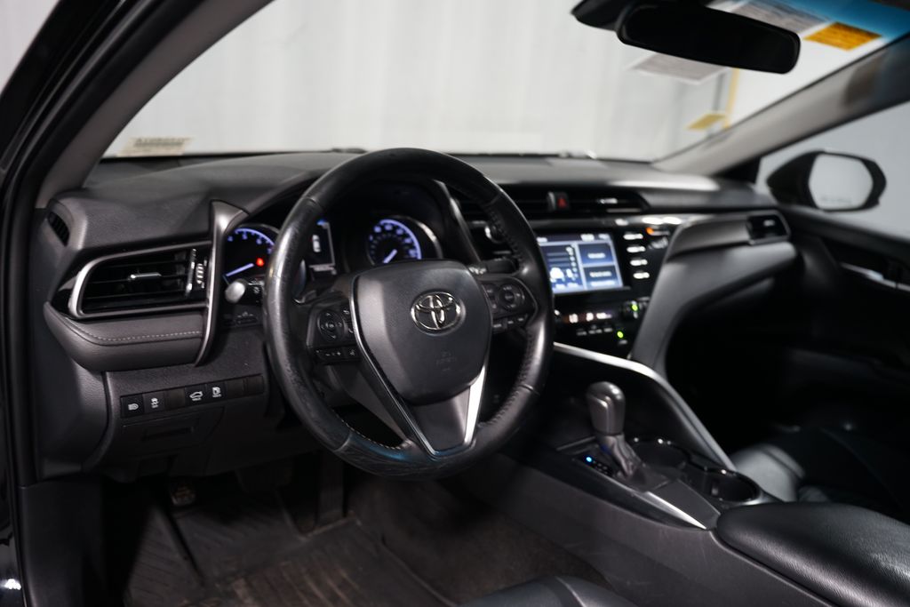 2019 Toyota Camry SE 7
