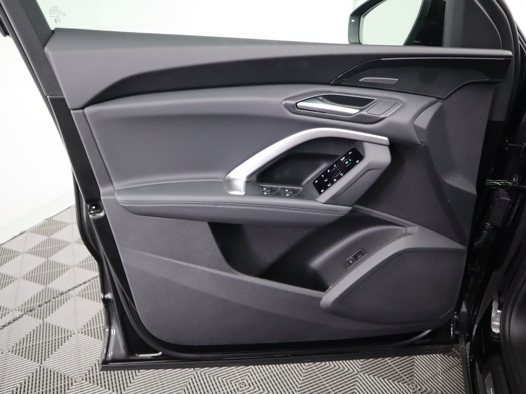 2025 Audi Q5  26