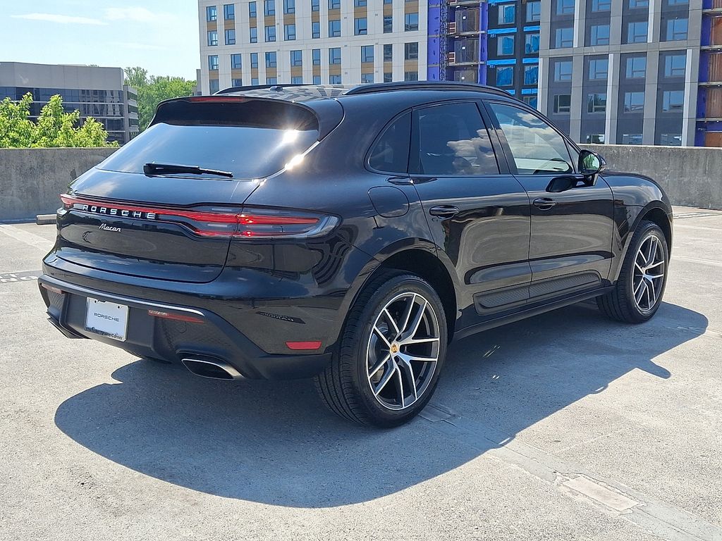 Thumbnail: 2026 Porsche Macan - 8
