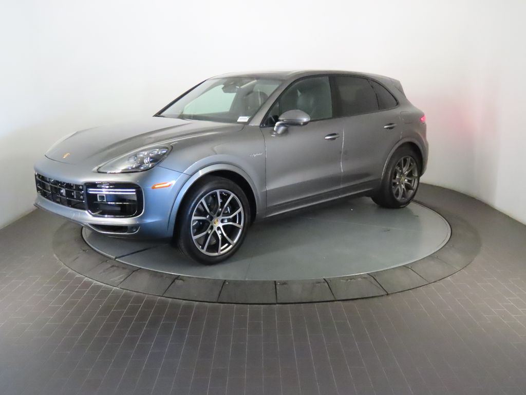 Thumbnail: 2023 Porsche Cayenne - 1