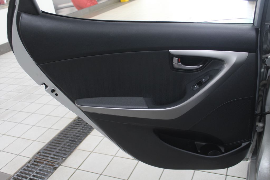 Thumbnail: 2012 Hyundai Elantra - 22