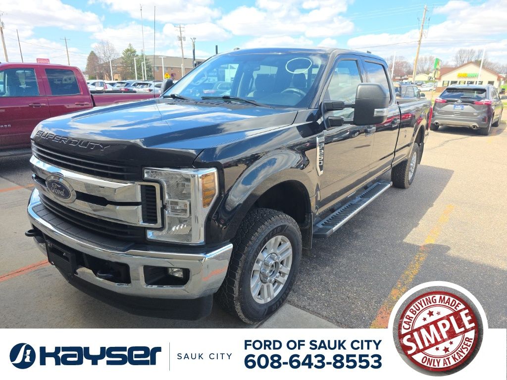 Blacvk 2018 Ford F-250 Super Duty XLT Crew Cab 4WD Pickup Truck Four-Wheel Drive 6-Speed Automatic
