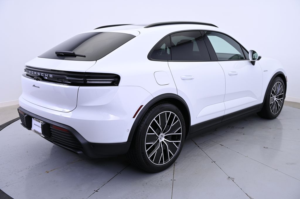 Thumbnail: 2025 Porsche Macan - 5