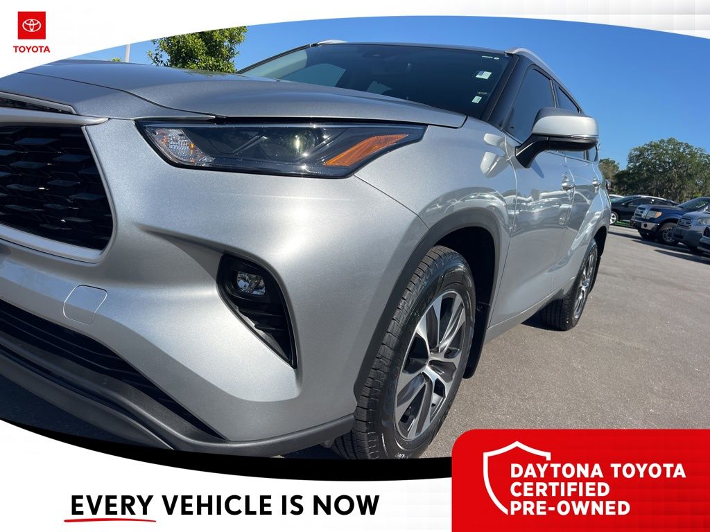 Certified 2022 Toyota Highlander XLE with VIN 5TDGZRBHXNS230354 for sale in Daytona Beach, FL