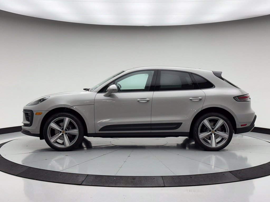 Thumbnail: 2026 Porsche Macan - 2