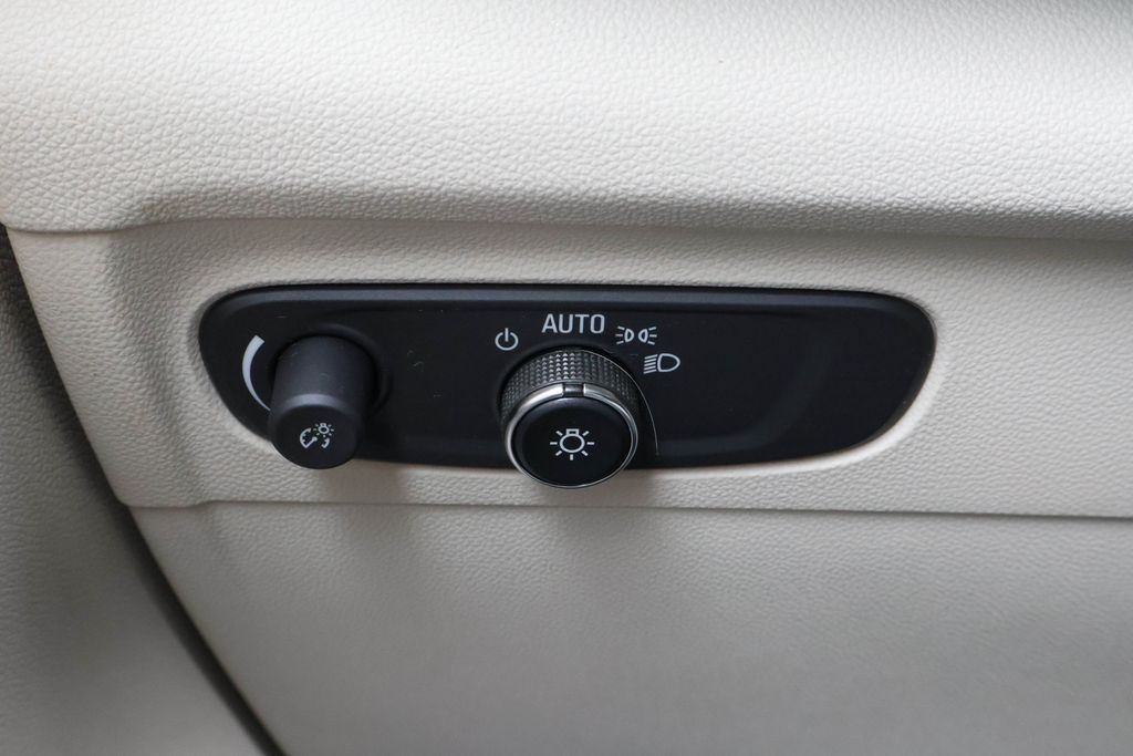 2022 Buick Envision Preferred 31